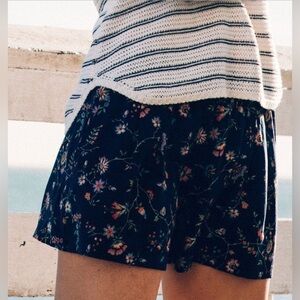 Faherty Navy Blue Floral Silk Shorts - Size S